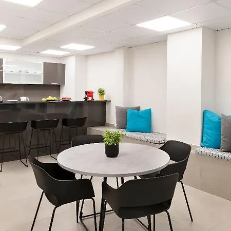 Thess Residences Apartman *